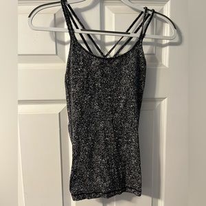 Lululemon Power Y Black and White Vintage Pattern- Size 4